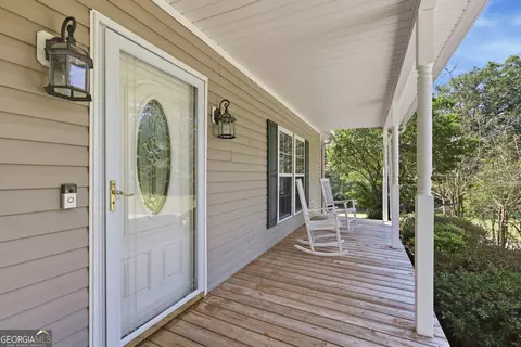 Exterior - 2952 Rock Creek Rd, Toccoa, GA 30577 photo 4 of 15