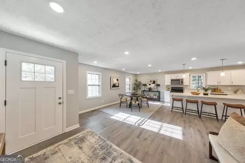 Entry Way - 2501 Sandy Ct, Marietta, GA 30066 photo 1 of 2