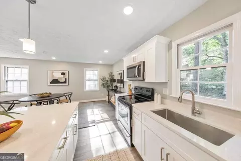 Kitchen - 2501 Sandy Ct, Marietta, GA 30066 photo 3 of 3