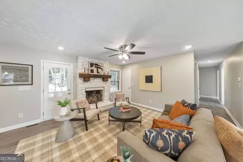 Living - 2501 Sandy Ct, Marietta, GA 30066 photo 1 of 3
