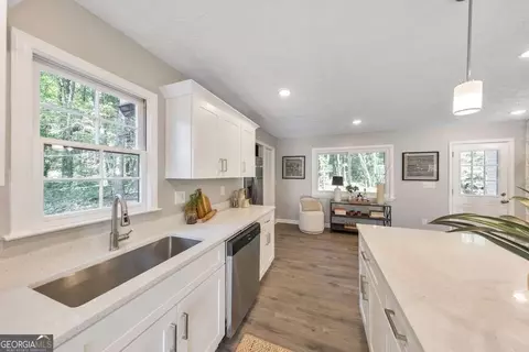Entry Way - 2501 Sandy Ct, Marietta, GA 30066 photo 2 of 2