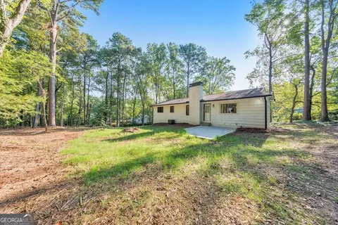 Exterior - 2501 Sandy Ct, Marietta, GA 30066 photo 4 of 7