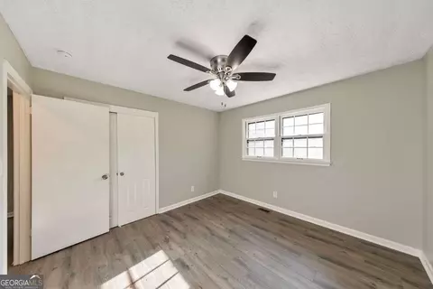 Bedroom - 2501 Sandy Ct, Marietta, GA 30066 photo 4 of 7