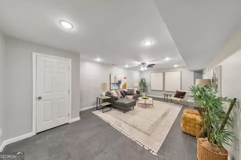 Living - 2501 Sandy Ct, Marietta, GA 30066 photo 2 of 3