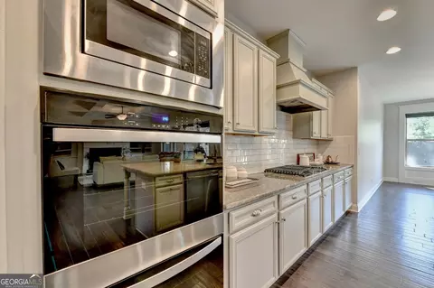Kitchen - 4871 Belle Estates Rd, Suwanee, GA 30024 photo 8 of 11