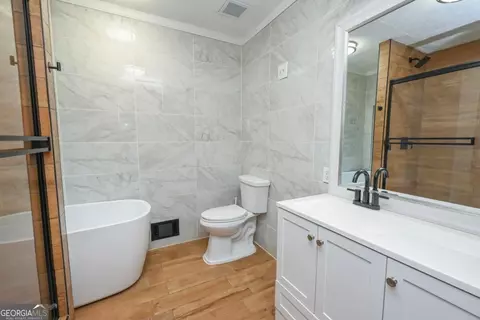 Bath - 167 Caldwell Dr, Hampton, GA 30228 photo 2 of 4