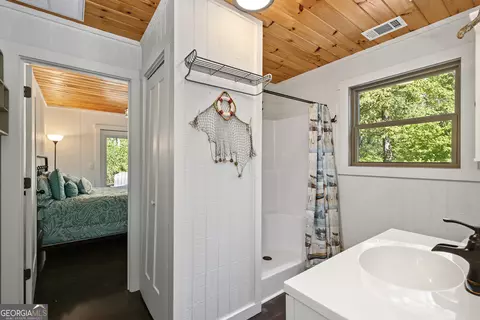 Bath - 374 Ferrell Tatum Rd, Lagrange, GA 30240 photo 4 of 4
