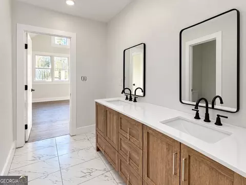 Bath - 7947 Post Rd, Winston, GA 30187 photo 2 of 4
