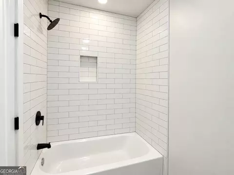 Bath - 7947 Post Rd, Winston, GA 30187 photo 4 of 4