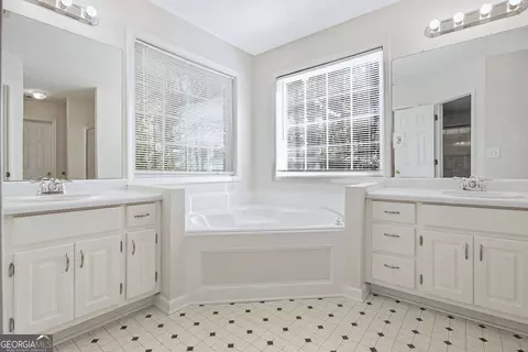Bath - 50 Macadamia Ct, Covington, GA 30016 photo 1 of 4