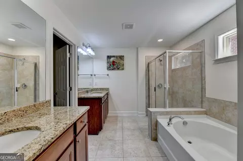 Bath - 2249 Larkspur Run Dr, Duluth, GA 30097 photo 2 of 4
