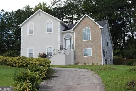 2053 Oakleaf Ln, Lithia Springs, GA 30122