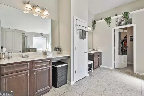 Entry Way - 7502 Bowhead Ct, Fairburn, GA 30213 photo 6 of 6