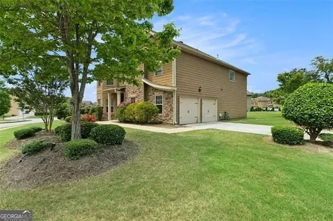 Exterior - 7502 Bowhead Ct, Fairburn, GA 30213 photo 2 of 10
