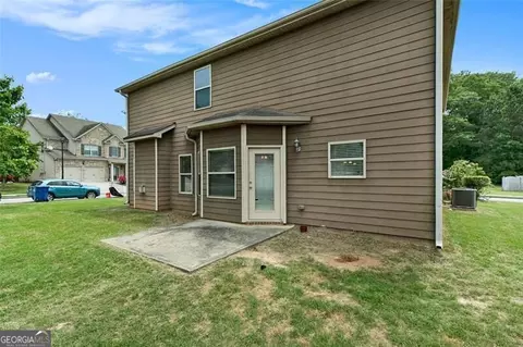 Exterior - 7502 Bowhead Ct, Fairburn, GA 30213 photo 5 of 10