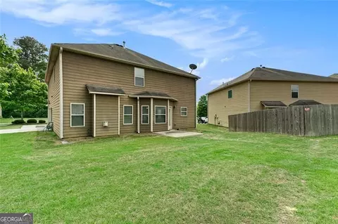 Exterior - 7502 Bowhead Ct, Fairburn, GA 30213 photo 6 of 10