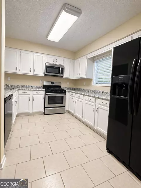 Kitchen - 1670 Northridge, Morrow, GA 30260 photo 2 of 2