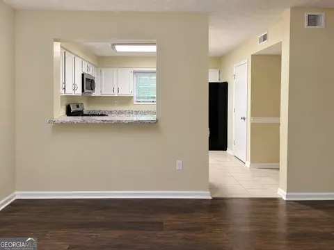 Living - 1670 Northridge, Morrow, GA 30260 photo 2 of 4