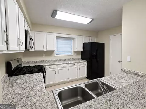 Kitchen - 1670 Northridge, Morrow, GA 30260 photo 1 of 2