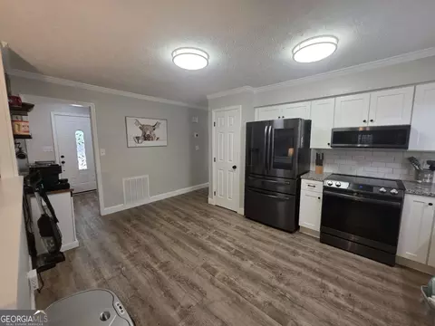 Kitchen - 105 Heatherbrook Dr, Lagrange, GA 30240 photo 1 of 10
