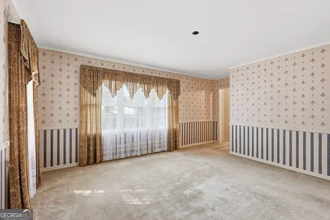 Living - 400 Harris St, Toccoa, GA 30577 photo 5 of 5