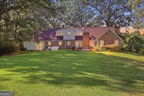 Exterior - 400 Harris St, Toccoa, GA 30577 photo 3 of 12