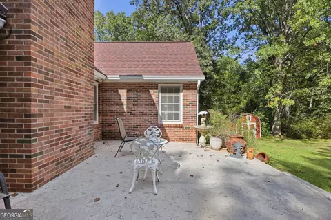 Exterior - 400 Harris St, Toccoa, GA 30577 photo 10 of 12