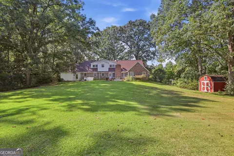 Exterior - 400 Harris St, Toccoa, GA 30577 photo 6 of 12