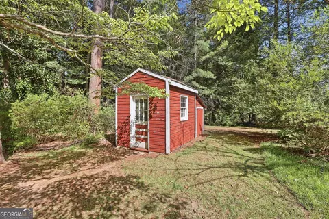 Exterior - 400 Harris St, Toccoa, GA 30577 photo 8 of 12