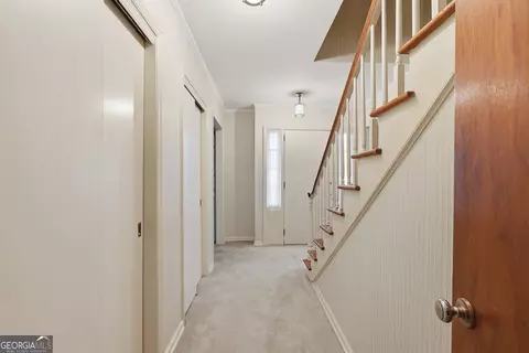 Entry Way - 400 Harris St, Toccoa, GA 30577 photo 2 of 5