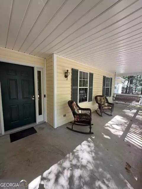 Exterior - 255 Lakeside Dr, Covington, GA 30016 photo 2 of 5