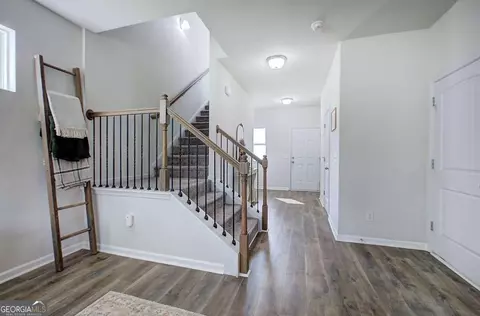 Entry Way - 16 Maycroft Ct NE, Rome, GA 30161 photo 4 of 10