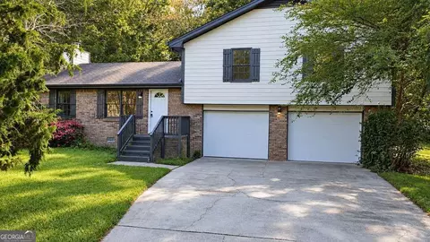 3401 San Antonio Dr, Snellville, GA 30039
