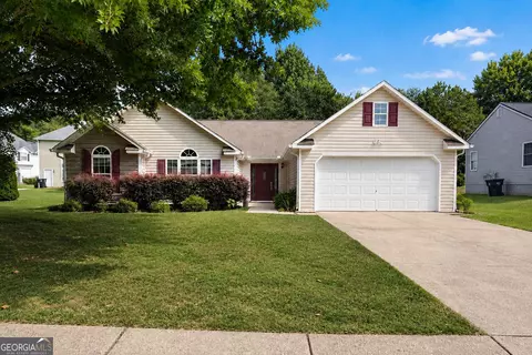 6330 Queensdale Dr, Douglasville, GA 30135