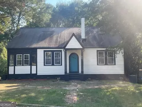 Exterior - 804 E 6th St, West Point, GA 31833 photo 2 of 9