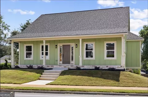 Exterior - 112 Lagrange St, Newnan, GA 30263 photo 3 of 11