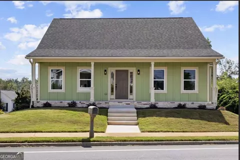 Exterior - 112 Lagrange St, Newnan, GA 30263 photo 2 of 11