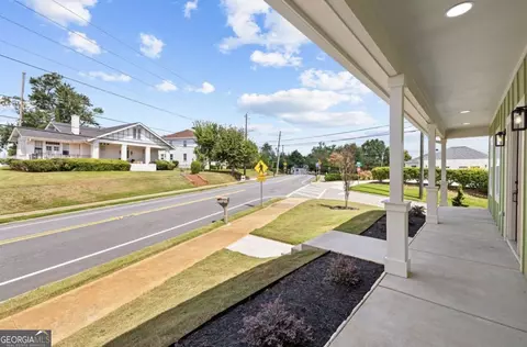 Exterior - 112 Lagrange St, Newnan, GA 30263 photo 8 of 11