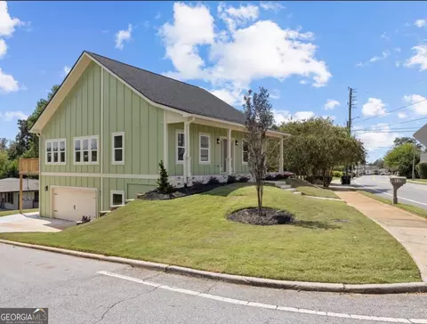 Exterior - 112 Lagrange St, Newnan, GA 30263 photo 5 of 11