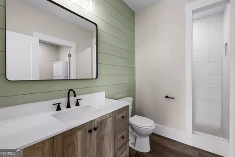 Bath - 112 Lagrange St, Newnan, GA 30263 photo 5 of 6
