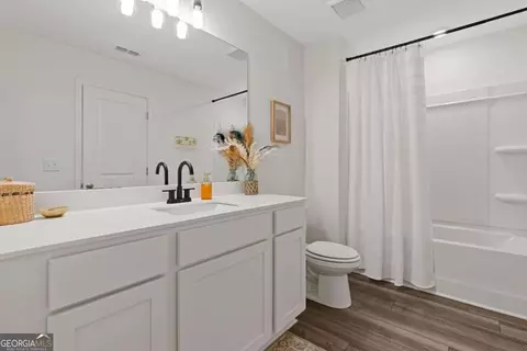 Bath - 28 Kielder Dr, Winder, GA 30680 photo 3 of 4