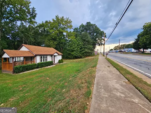 Exterior - 104-108 W May St, Winder, GA 30680 photo 6 of 6