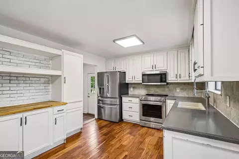 Kitchen - 85 Hidden Forest Rd, Covington, GA 30014 photo 2 of 2