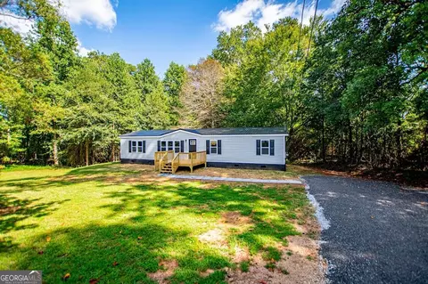 61 Crest Rd, Carrollton, GA 30116