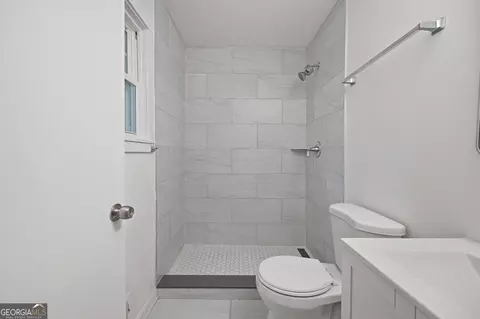 Bath - 2082 Lenoa Ln, Austell, GA 30106 photo 4 of 5