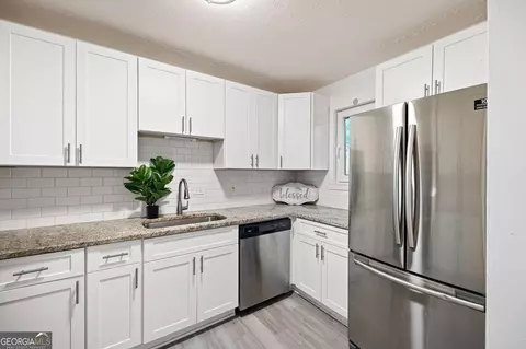 Kitchen - 2082 Lenoa Ln, Austell, GA 30106 photo 1 of 2