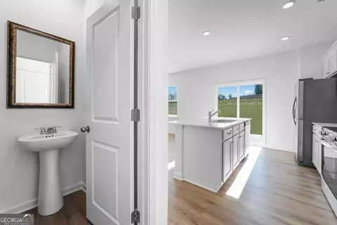 Entry Way - 25 Gulfstream Dr, Lagrange, GA 30241 photo 2 of 4