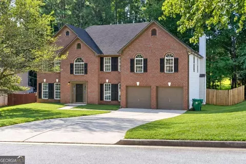 6913 Wynmeadow Dr, Stone Mountain, GA 30087
