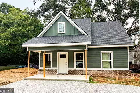 304 Cedar St, Social Circle, GA 30025