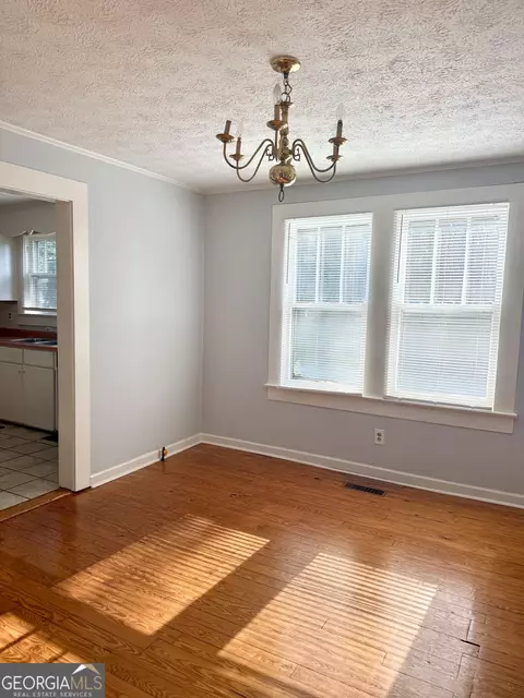 Dining - 2402 N Broad St, Commerce, GA 30529 photo 2 of 2